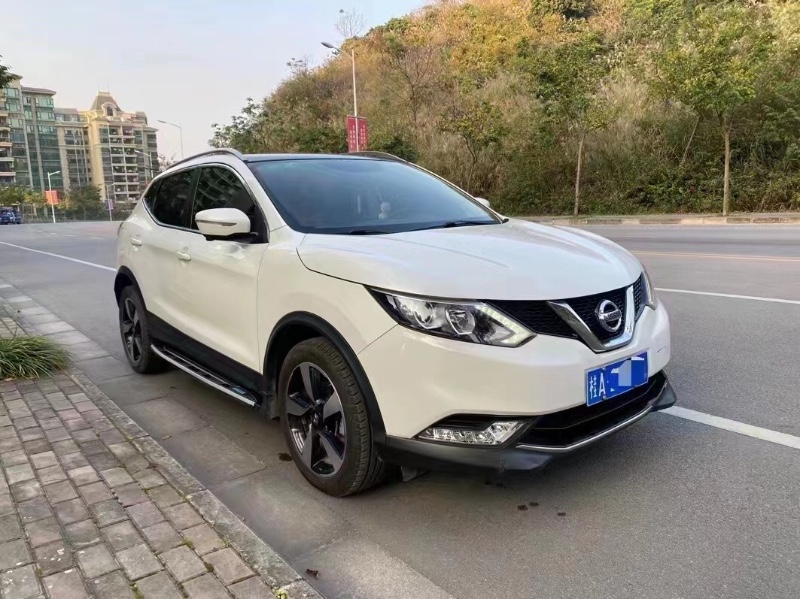欽州17年日產逍客1