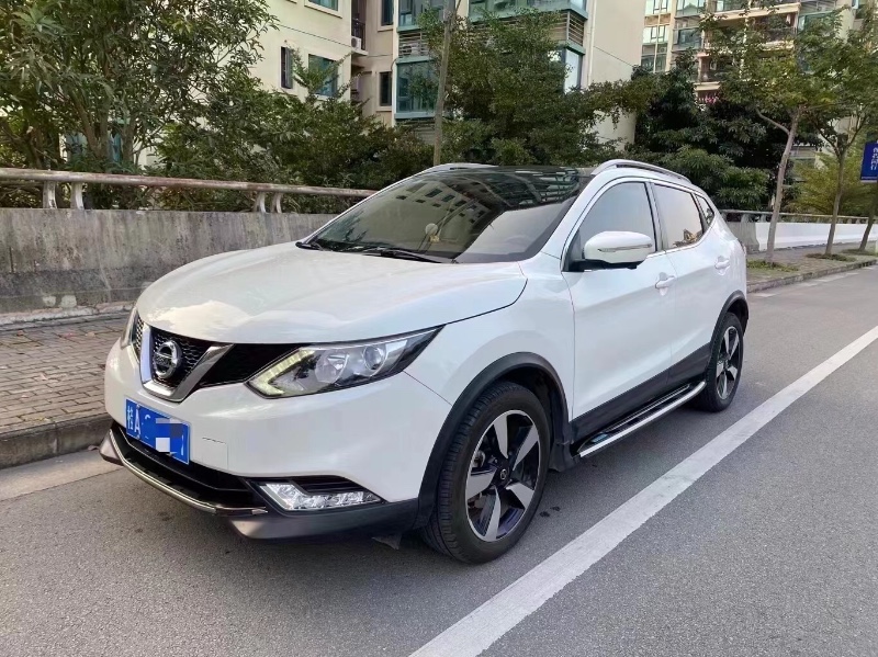 欽州17年日產逍客2