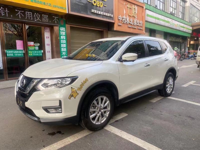 長沙20年日產奇駿3