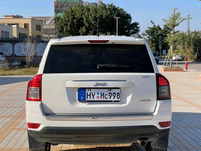 汕頭13年Jeep指南者8