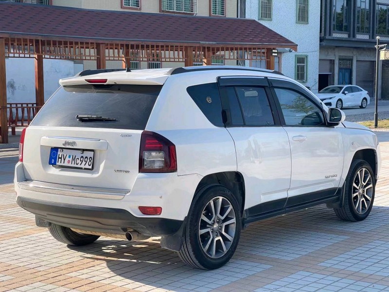 汕頭13年Jeep指南者9