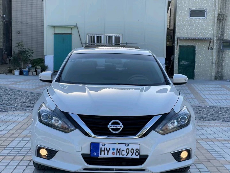 汕頭17年日產天籟1