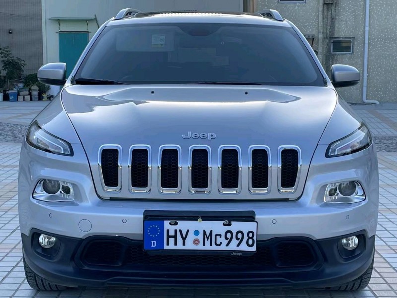 汕頭16年Jeep自由光1