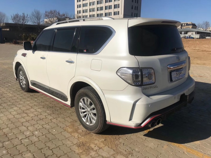 赤峰18年日產途樂6