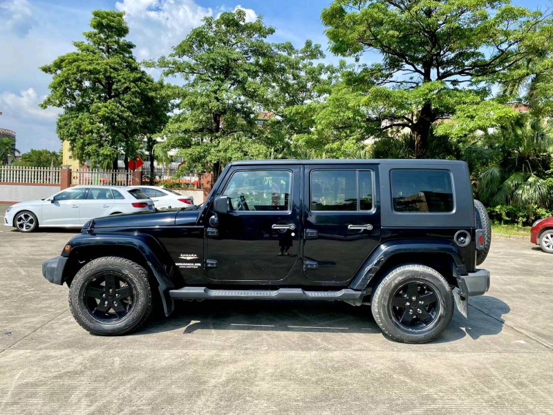 汕頭11年Jeep牧馬人3