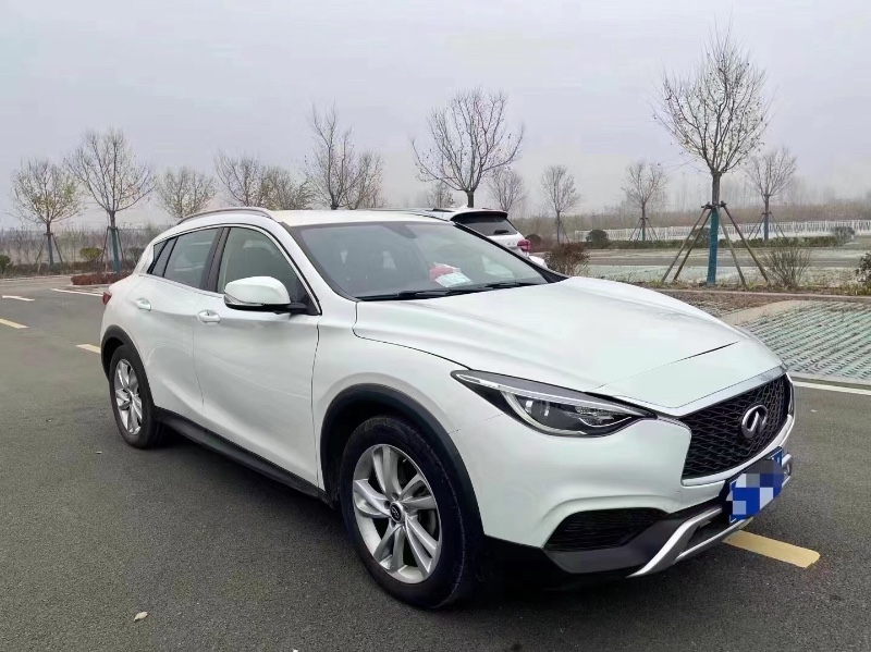青島17年英菲尼迪QX303
