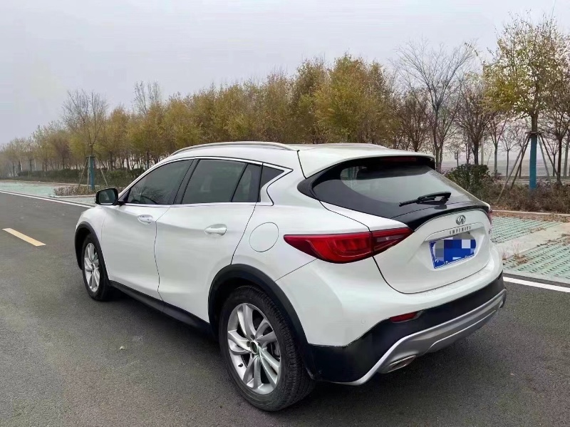 青島17年英菲尼迪QX309