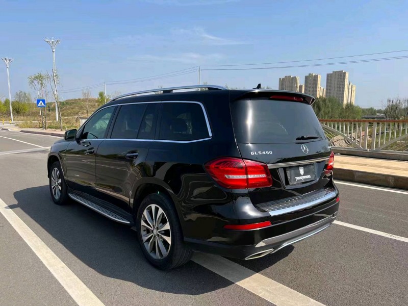 泰安17年奔馳GLS9