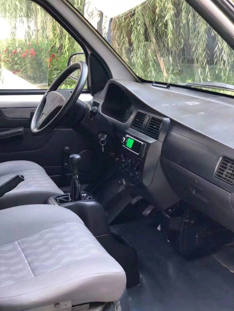 廊坊14年五菱汽車榮光7