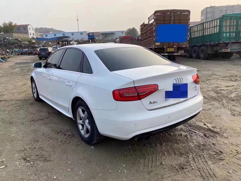 煙臺13年奧迪A4L8