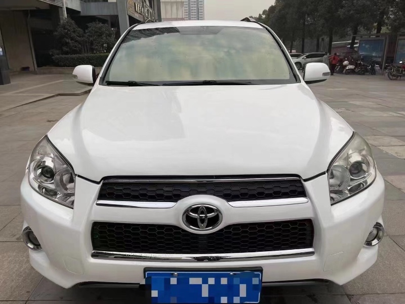 銅仁12年豐田RAV41