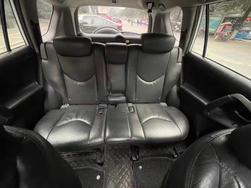銅仁12年豐田RAV46