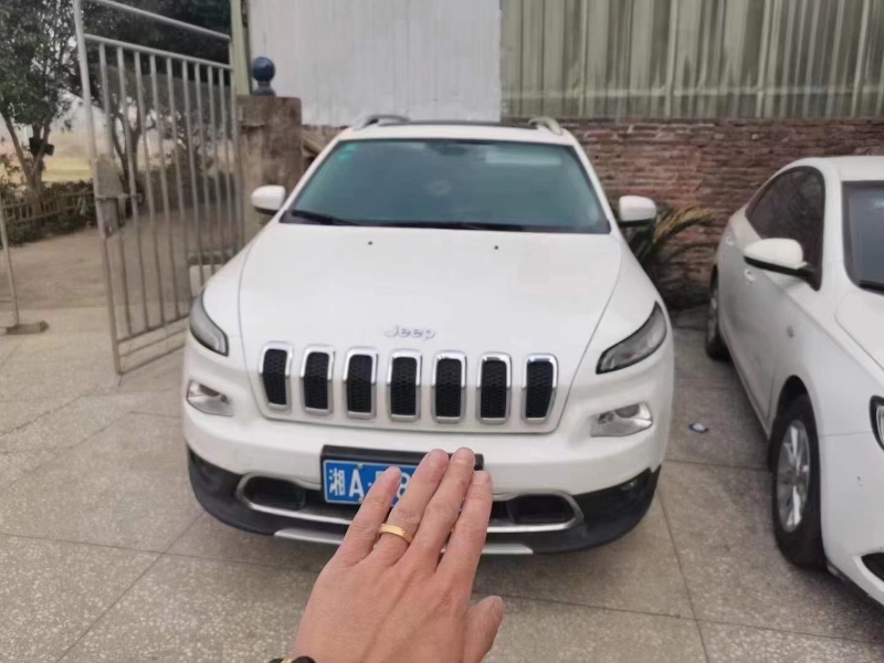 北京17年Jeep自由光1