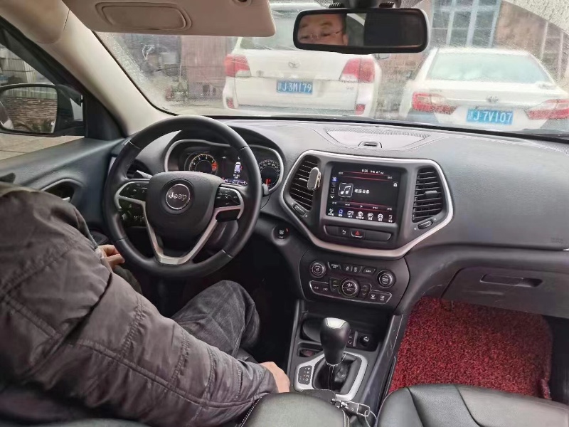 北京17年Jeep自由光3