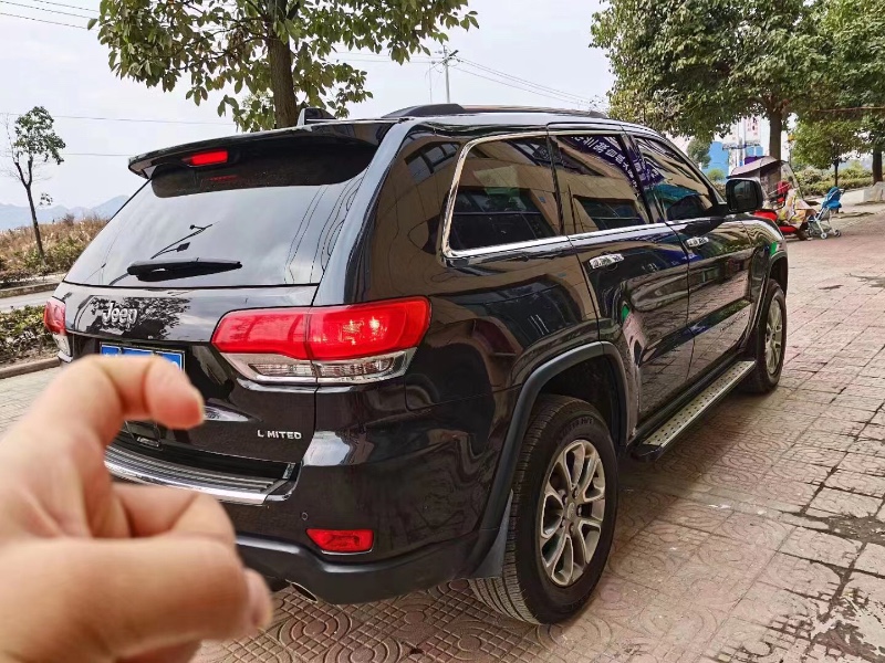 北京14年Jeep大切諾基8
