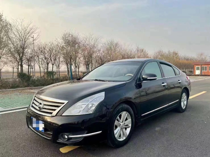 青島11年日產天籟3