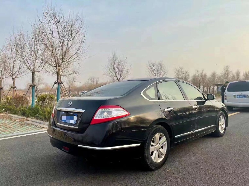 青島11年日產天籟9