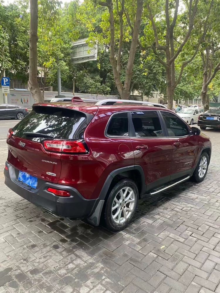 南平17年Jeep自由光9
