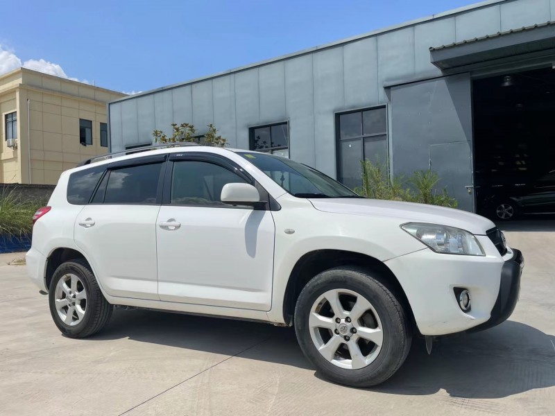 宜昌13年豐田RAV42