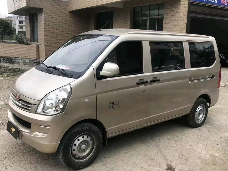 婁底18年五菱汽車榮光2