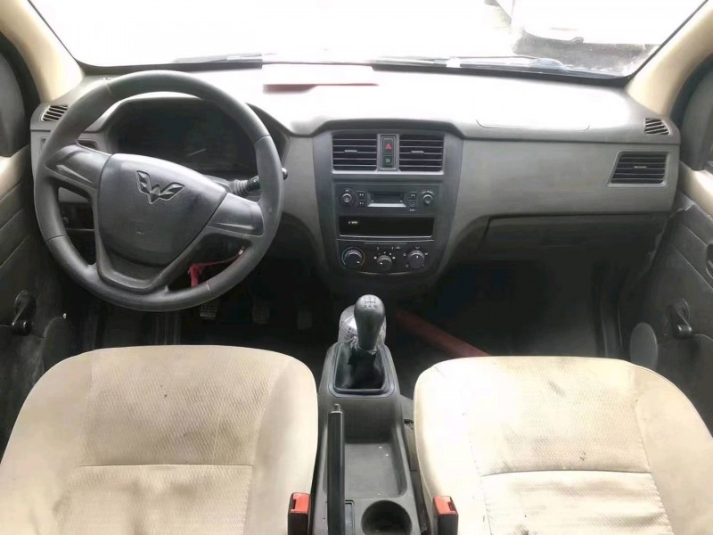 婁底18年五菱汽車榮光5