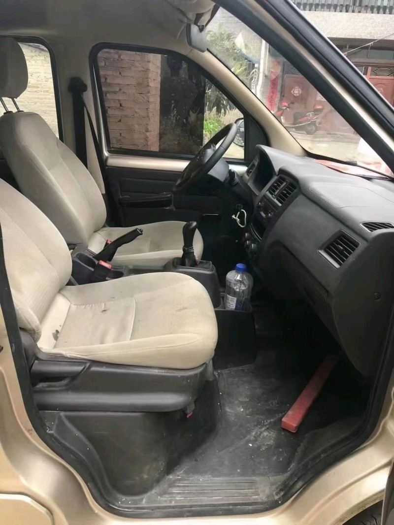 婁底18年五菱汽車榮光7