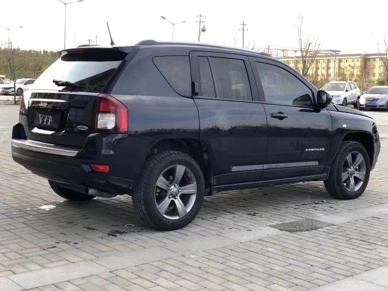 泰安15年Jeep指南者7