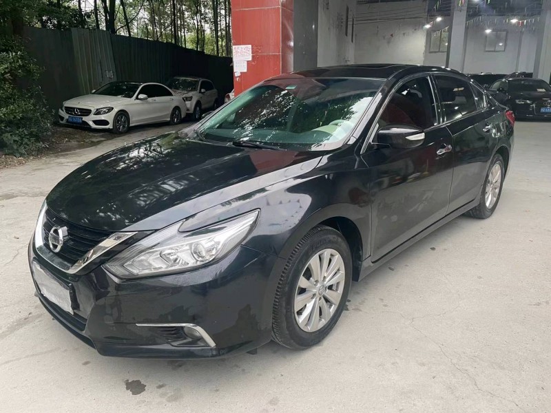 成都17年日產天籟3