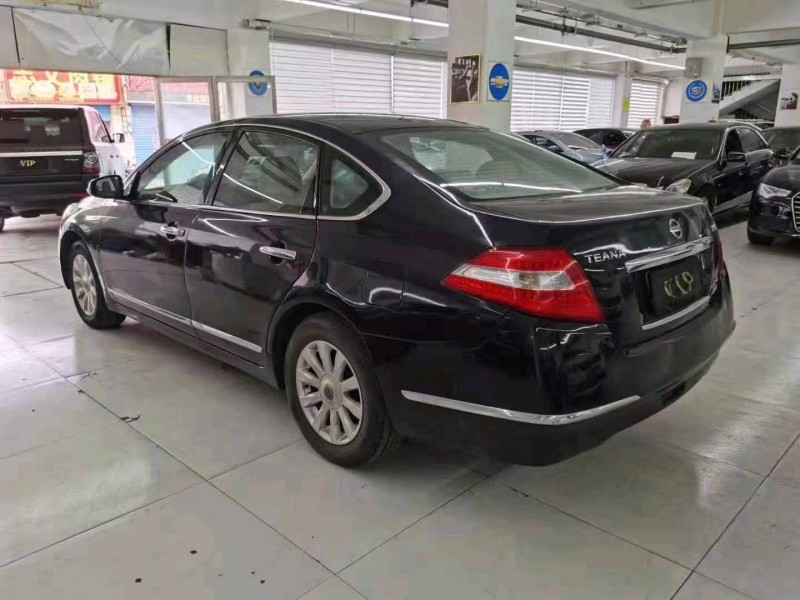 包頭09年日產天籟4