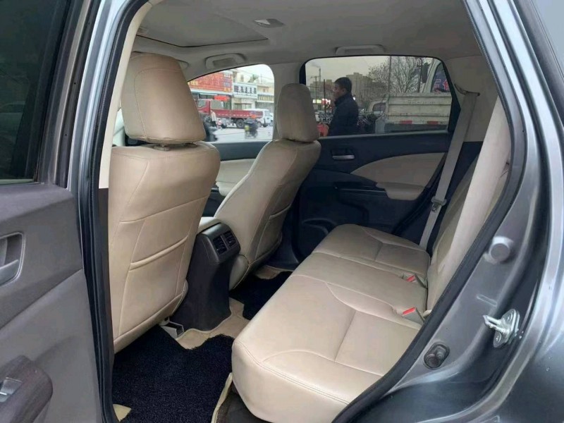 包頭13年本田CR-V9