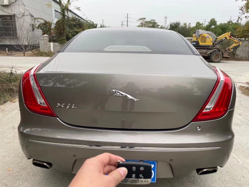 東營12年捷豹XJL7