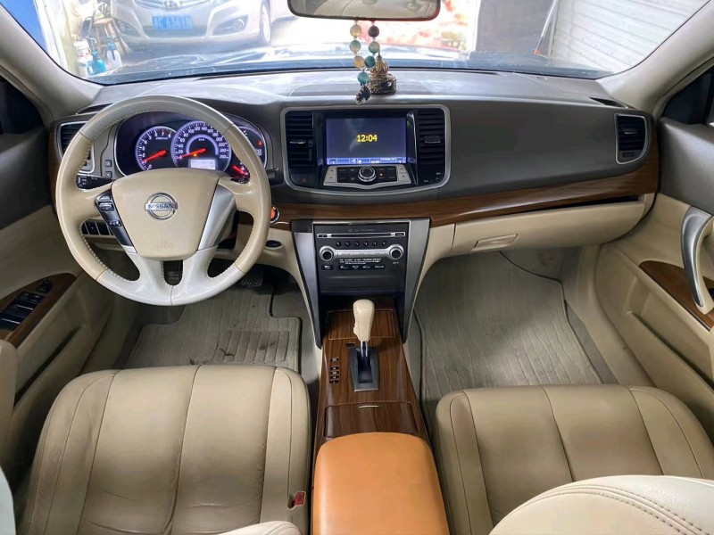 日照12年日產天籟4