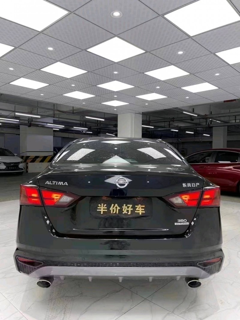 成都19年日產天籟5