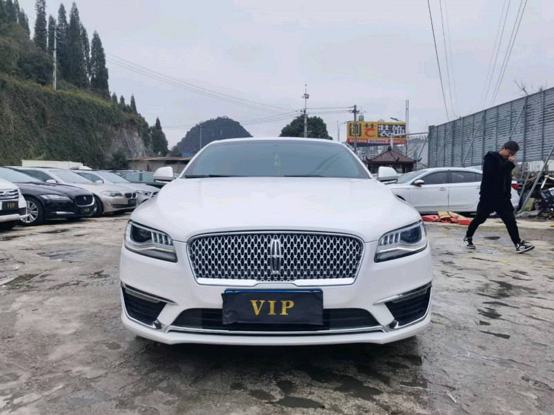 安順18年林肯MKZ1