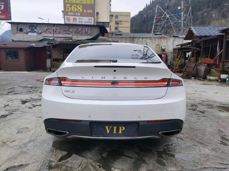 安順18年林肯MKZ3