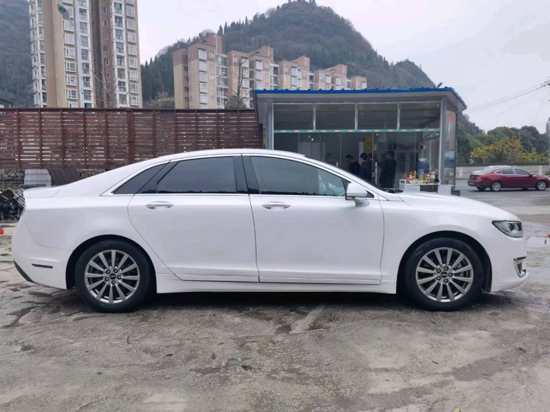 安順18年林肯MKZ4