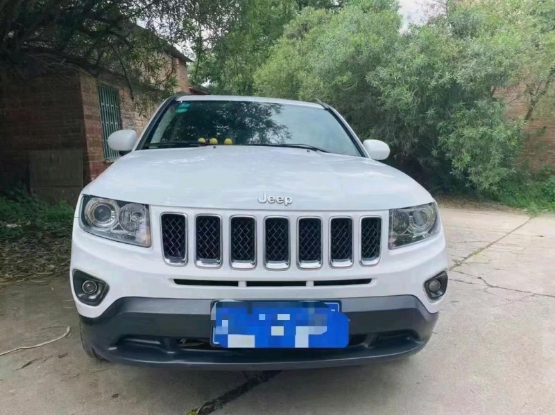 安順15年Jeep指南者1