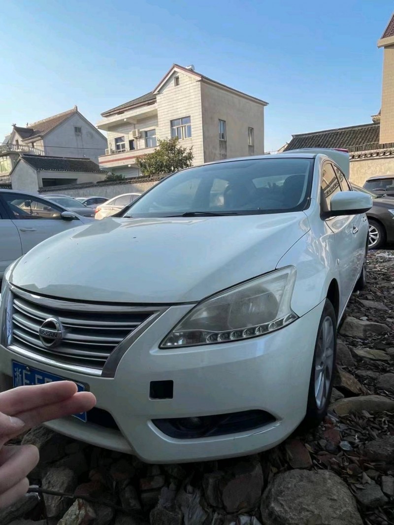 嘉興15年日產軒逸8