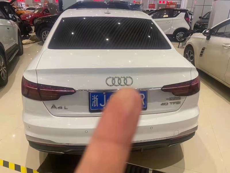 嘉興21年奧迪A4L6