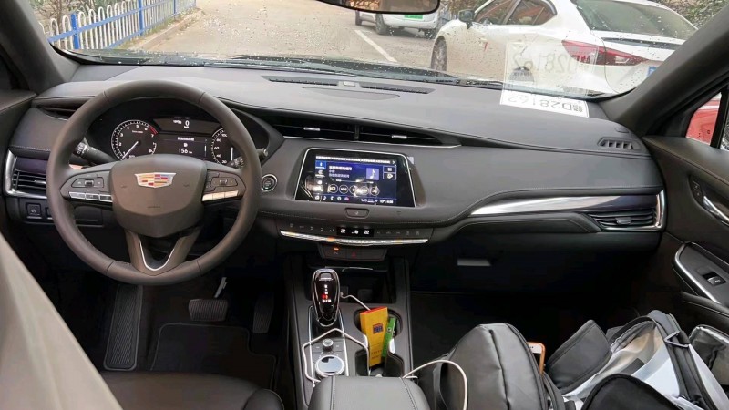 上饒21年凱迪拉克XT47