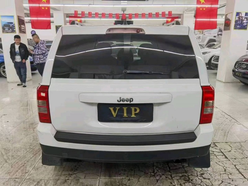 包頭13年Jeep自由客5