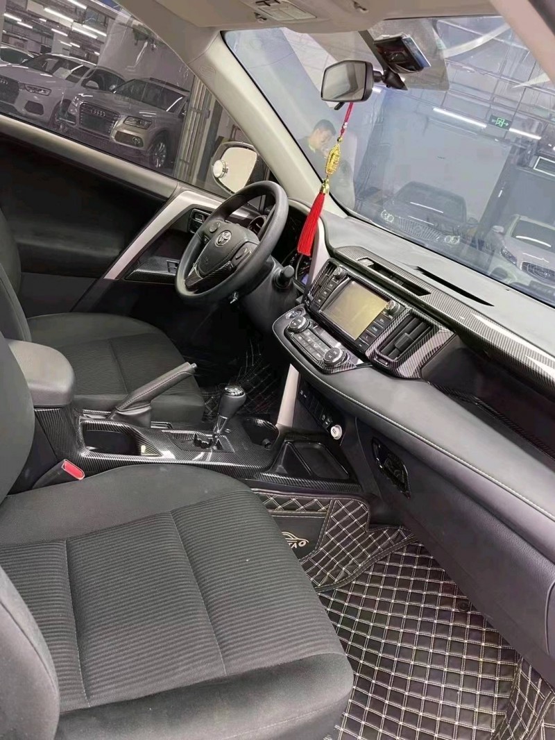 成都19年豐田RAV48