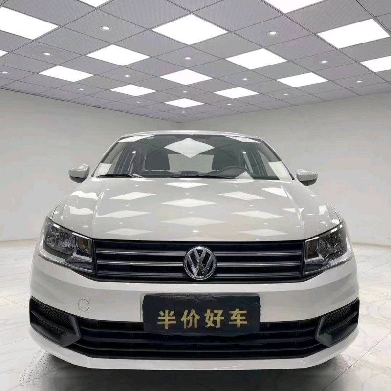 成都21年大眾桑塔納1