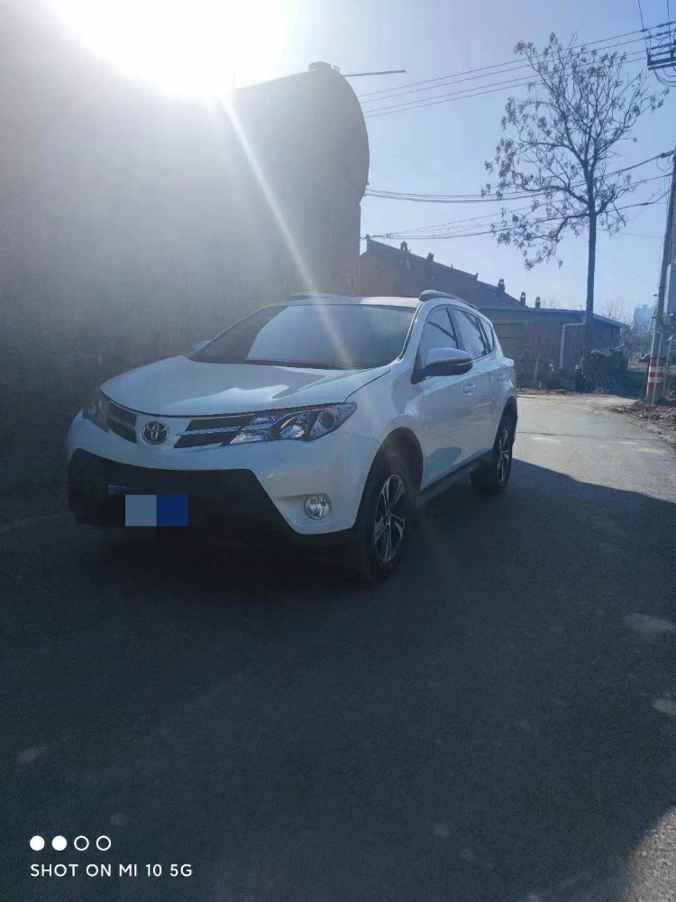 白銀16年豐田RAV4榮放3