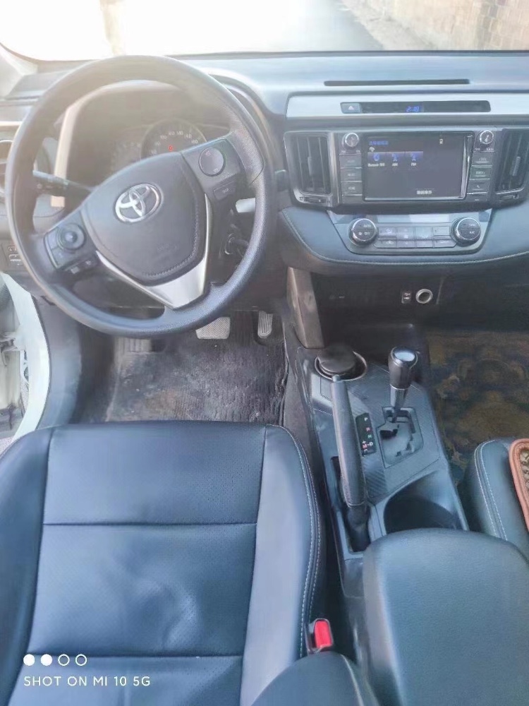 白銀16年豐田RAV4榮放4