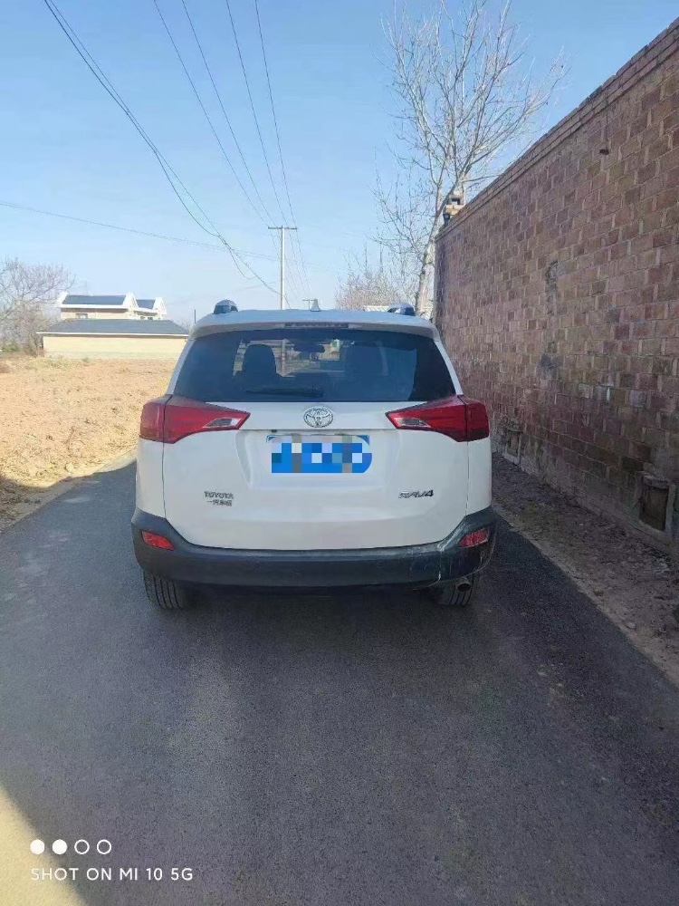 白銀16年豐田RAV4榮放8