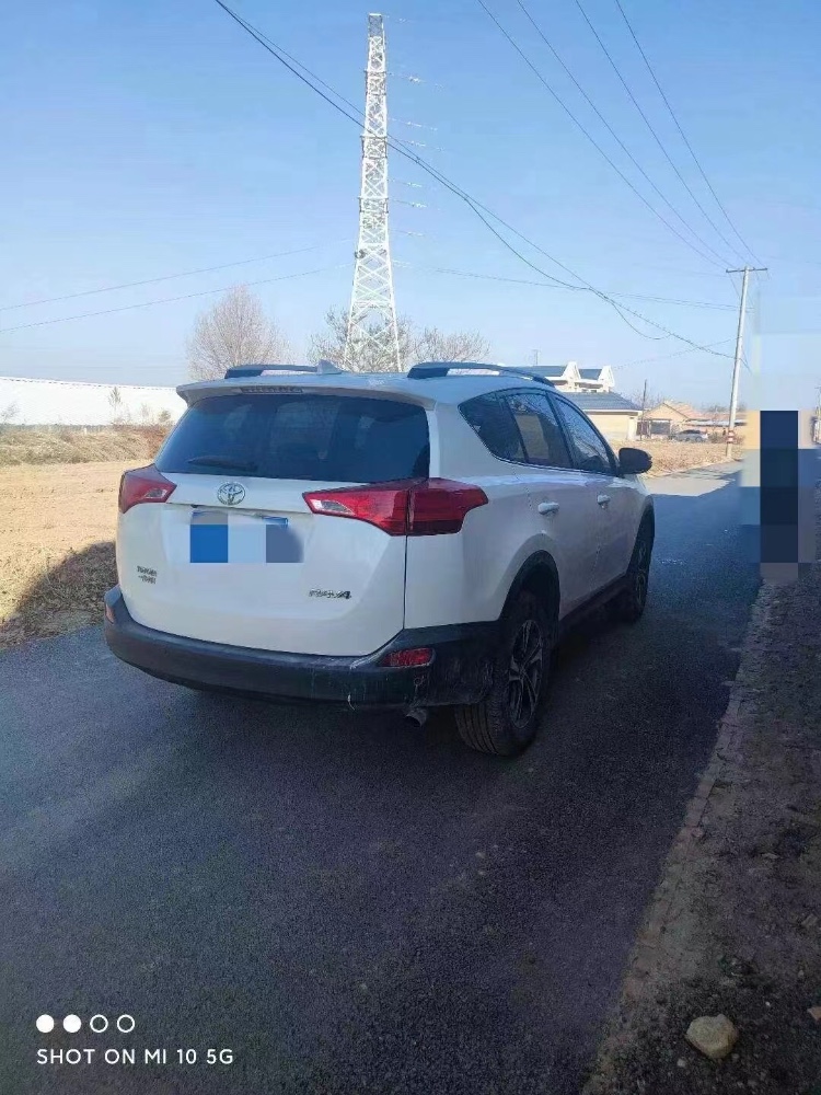 白銀16年豐田RAV4榮放7