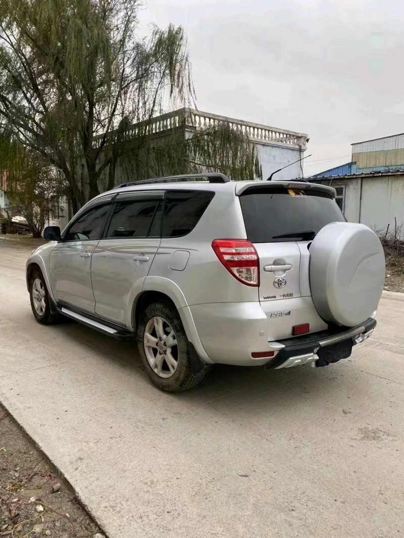 沈陽12年豐田RAV44