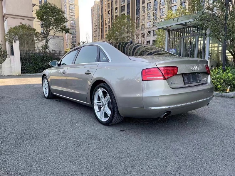 紹興12年奧迪A8L8