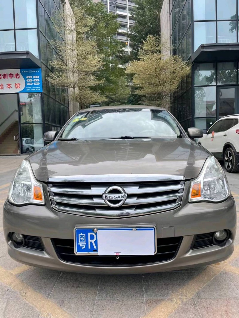 廣州10年日產軒逸1